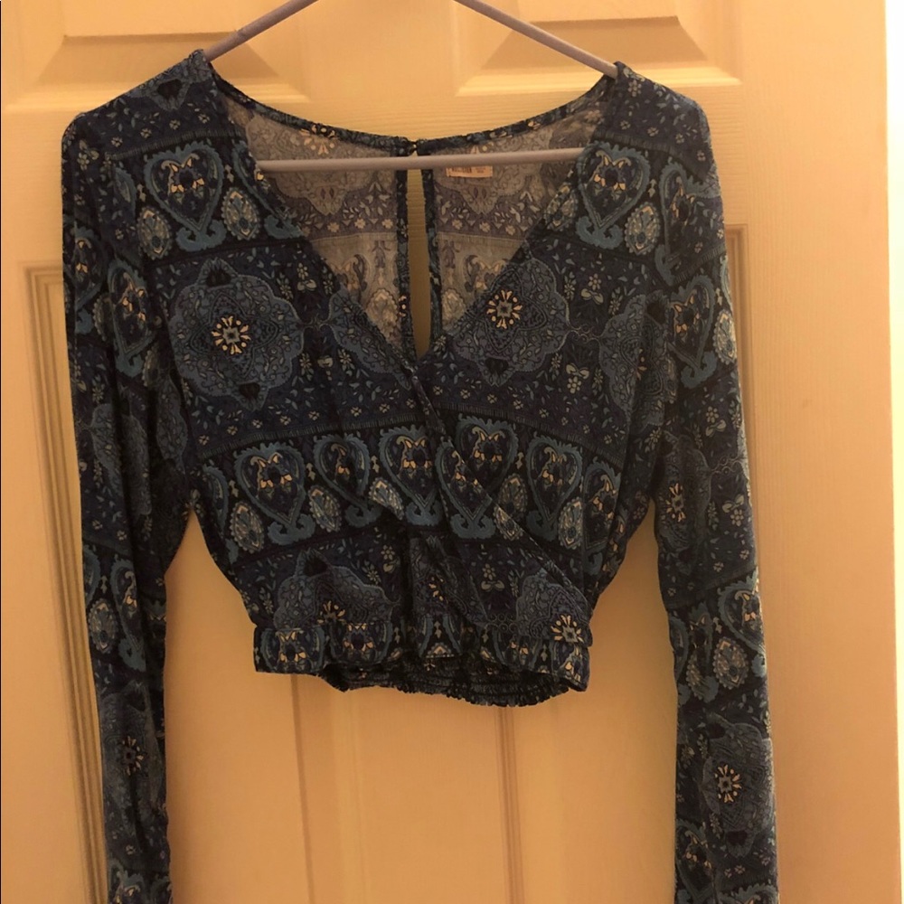 Hollister crop shirt
